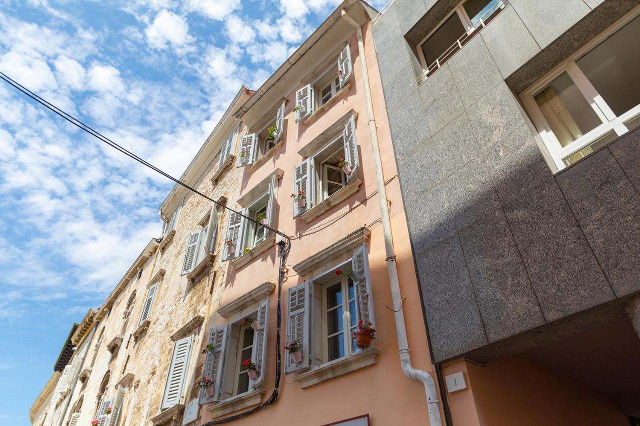 Domus Maximus Apartamento Pula Exterior foto