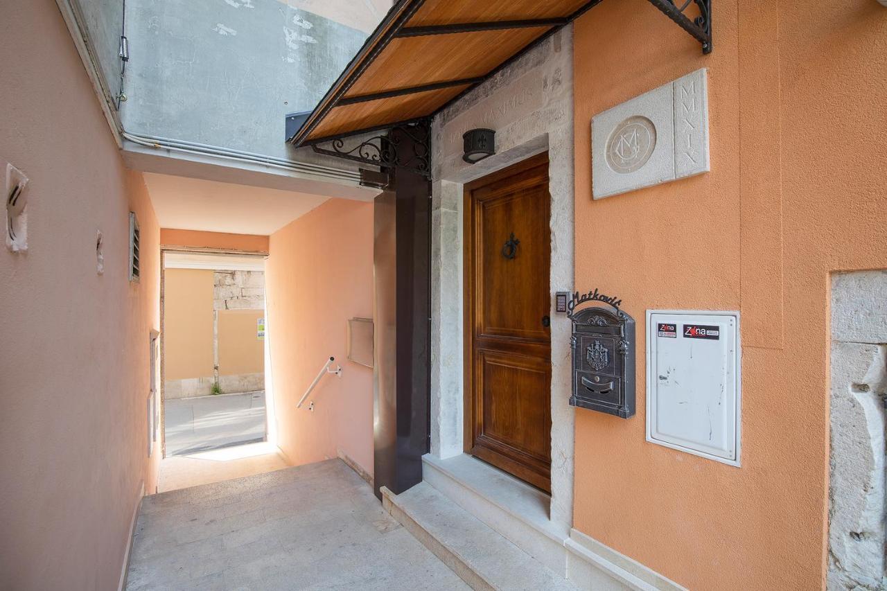 Domus Maximus Apartamento Pula Exterior foto