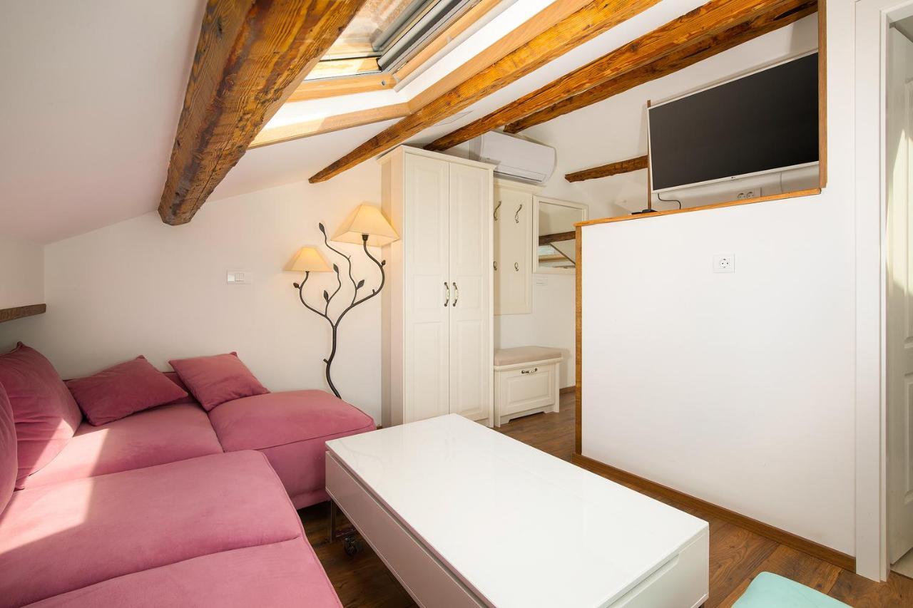 Domus Maximus Apartamento Pula Exterior foto